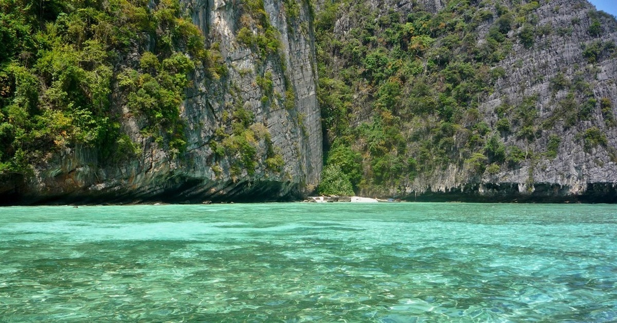 Тайская вода. Пхи Пхи вода. Вода в Тайланде. Тайланд прозрачная вода.