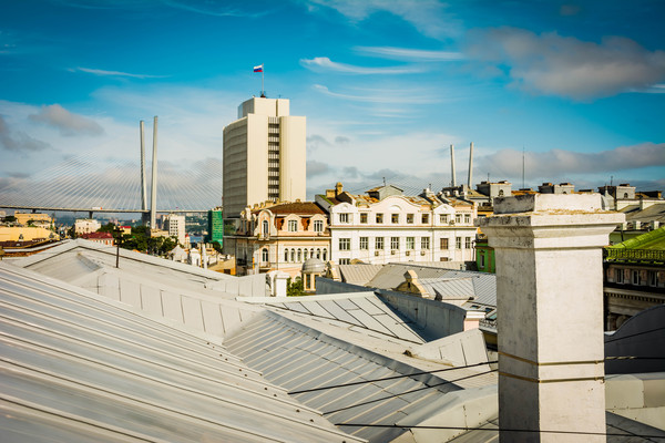 Roofs of the city of Vladivostok - My, Roof, Vladivostok, 2016, The photo, Golden Bridge, Clouds, Sky, Walk