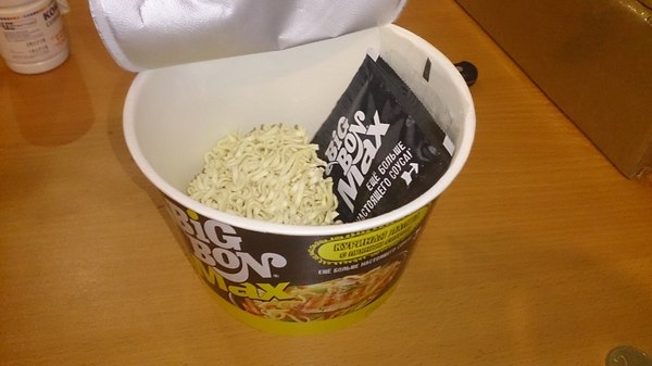 I bought the biggest Big Bon here, because I really wanted to eat) - My, Bigbon, Noodles, Deception