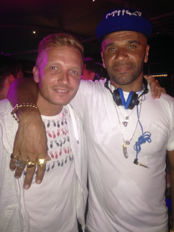 That's who five fingers are not enough! Who recognized the actor and DJ on the right?! - My, DJ Goldie, , Big jackpot, Goldie, Bjork, Phuket, Thailand, Guy Ritchie