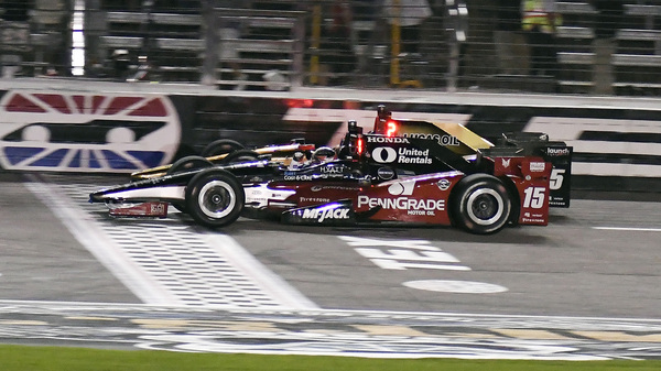 Winner and runner-up of the Indy Car race held in Texas on August 27, separated by 0.008 seconds - Auto, Race, Indycar, Texas, Photo finish, Victory