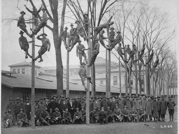 Group photo of electricians, 1918. - Creative, Электрик, The photo