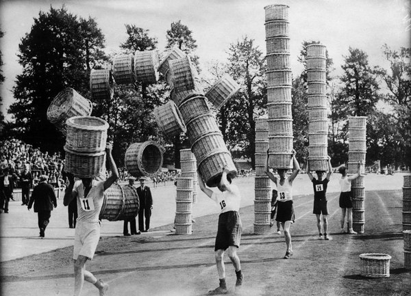 Basket-carrier race, London, 1937. - Great Britain, Photo, Story, Rare photos, London