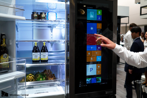 LG introduced a refrigerator with Windows 10 on board. - Windows, Refrigerator, Lg, 