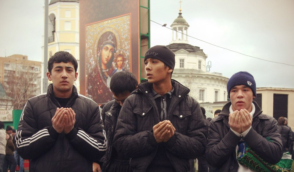 Скажи таджик чуть чуть ариец. Мусульмане и православные. Православные дагестанцы. Православные чеченцы.