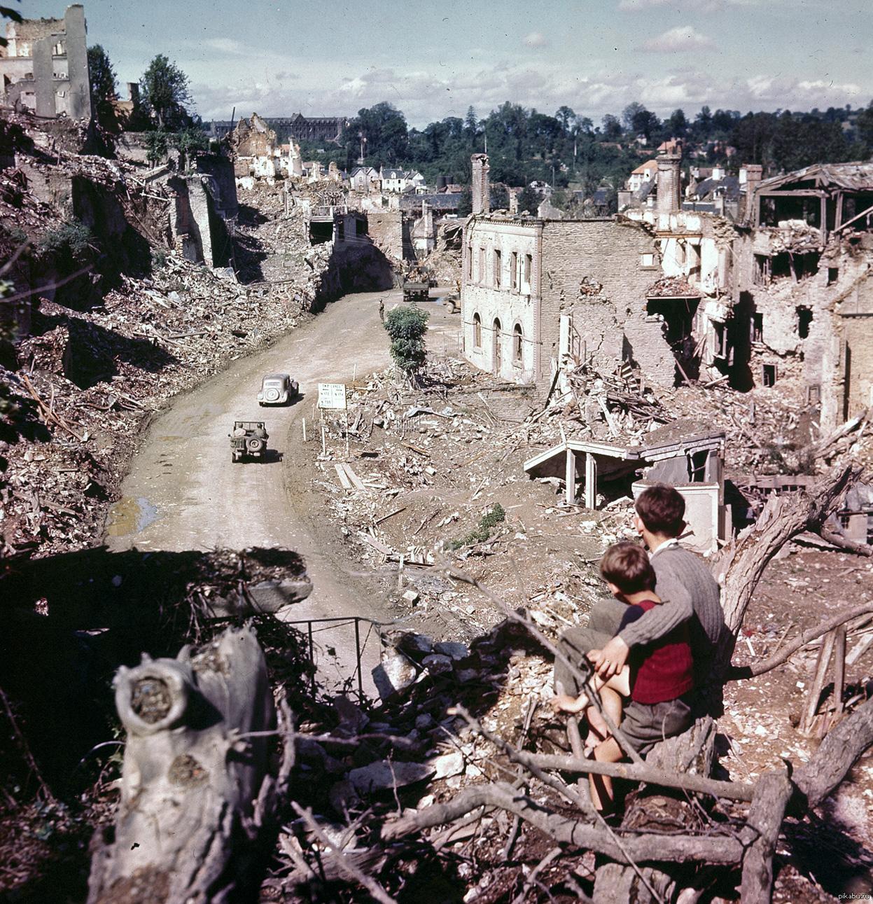 Франция 1944 год. Руины Нормандии 1944. Руины Франции 1944. Сен ЛО Франция 1944.