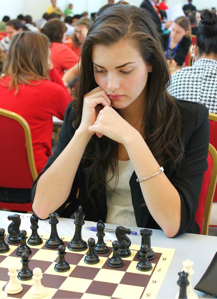 Women in chess. Бен Хармон шахматистка. Андреа Ботез шахматистка.