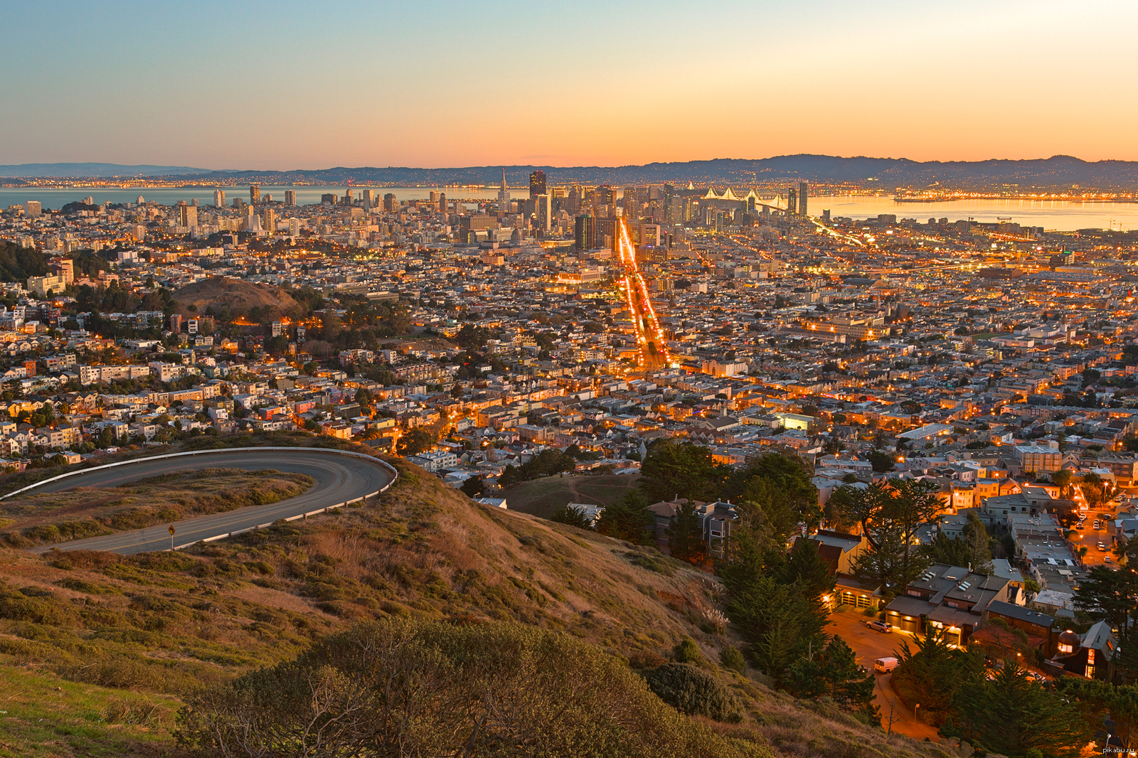 Город на холме какой город. Твин-пикс (Сан-Франциско). Сан-Франциско (Калифорния). Холмы Твин пикс в Сан-Франциско. Сан Франсиско.