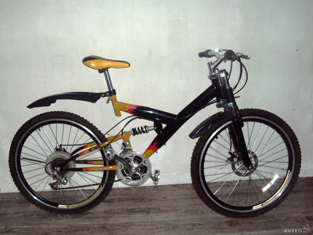 Авито калининград купить велосипед. Велосипед lider Favorit 246. Скоростной велосипед Roliz 24-216-2. Бэушный велосипед. Велики с рук.
