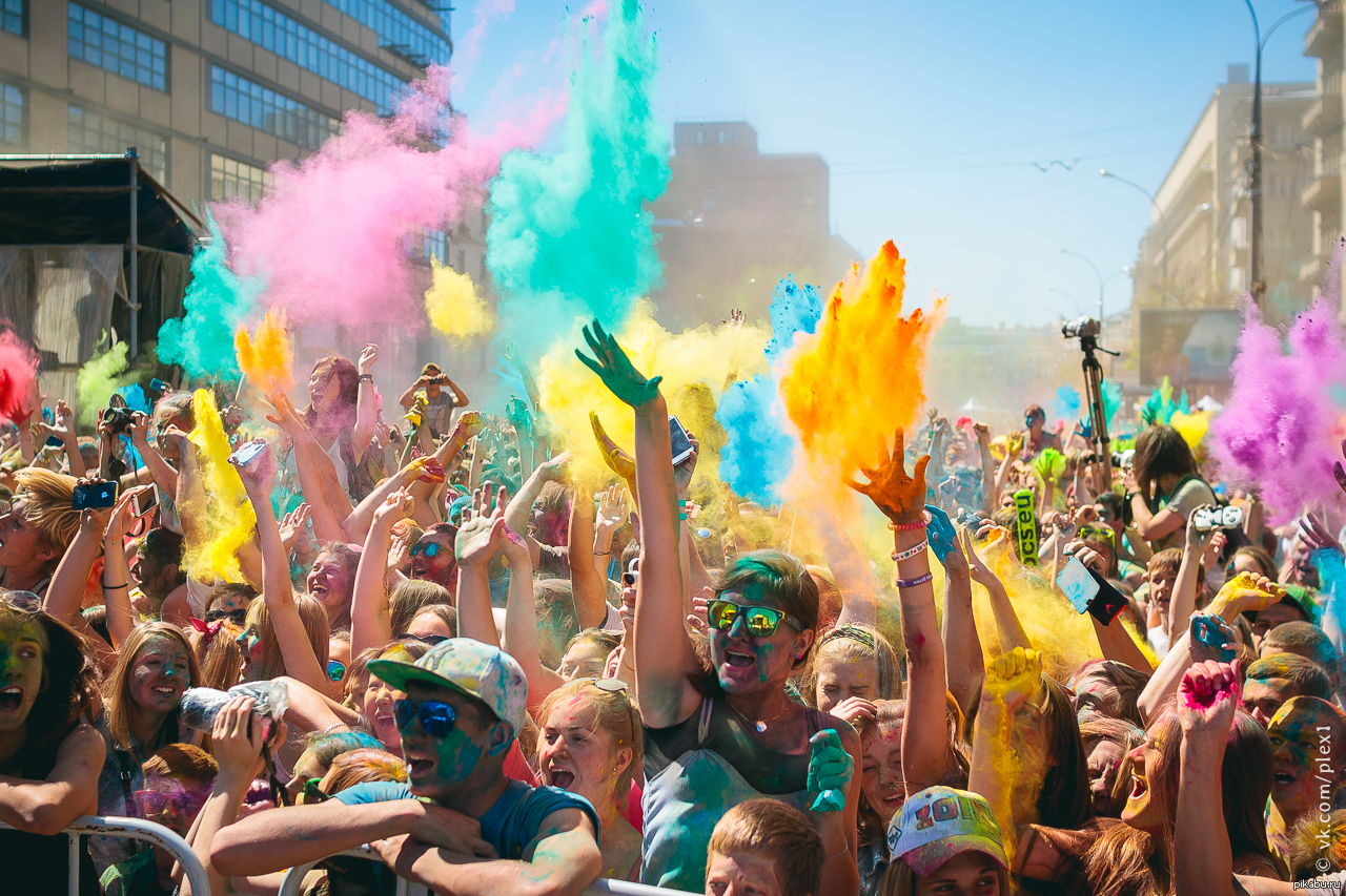 Краски казань. Колорфест. Фестиваль красок Казань. Фестиваль COLORFEST. Праздник красок в Твери.