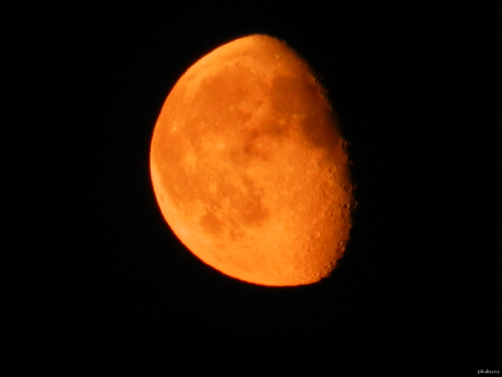 24 января лунный. Оранжевая Луна. Огромная оранжевая Луна. Лунное затмение 2022. Оранжевая Луна 2022.