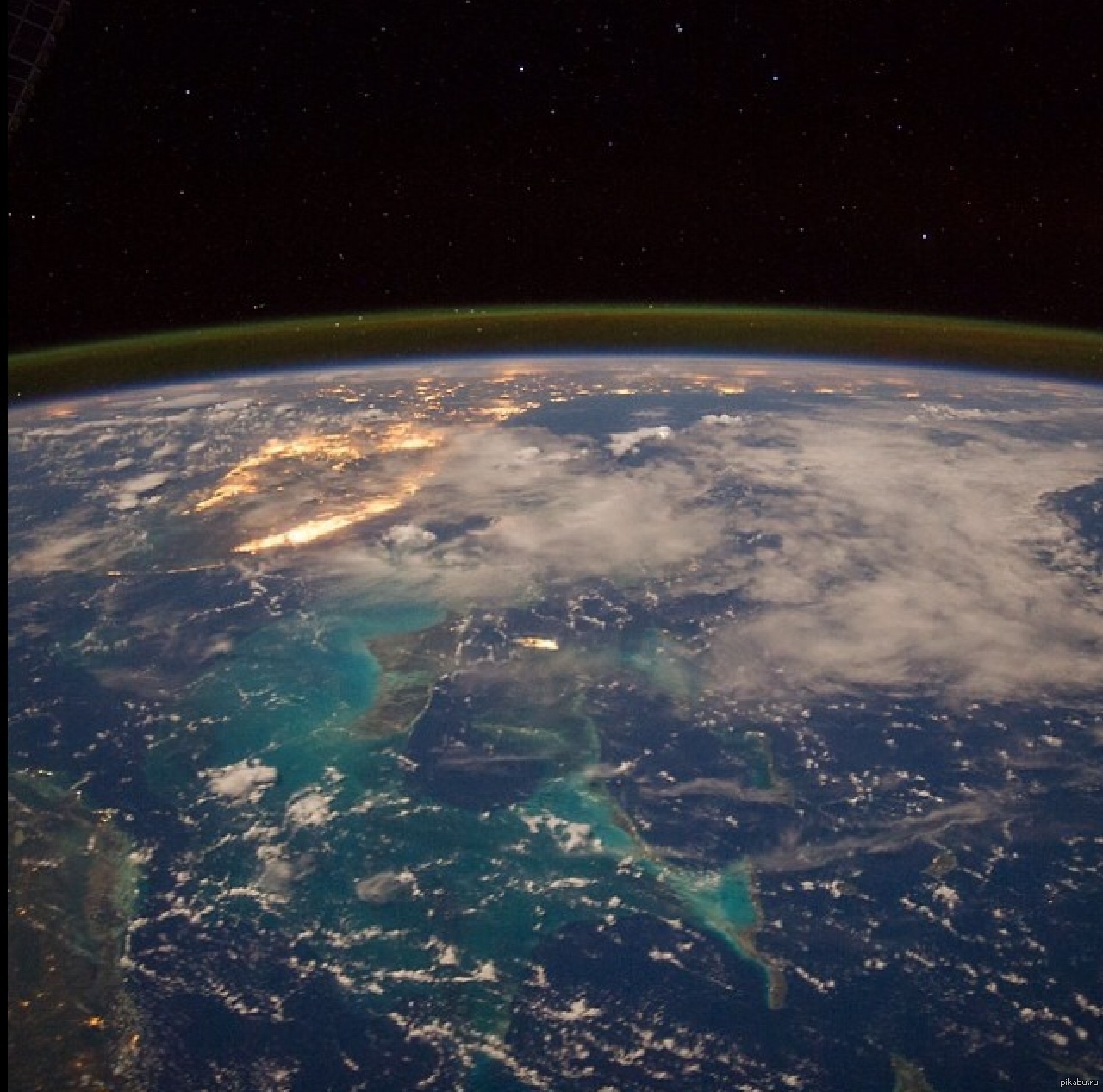 Космический снимок земли