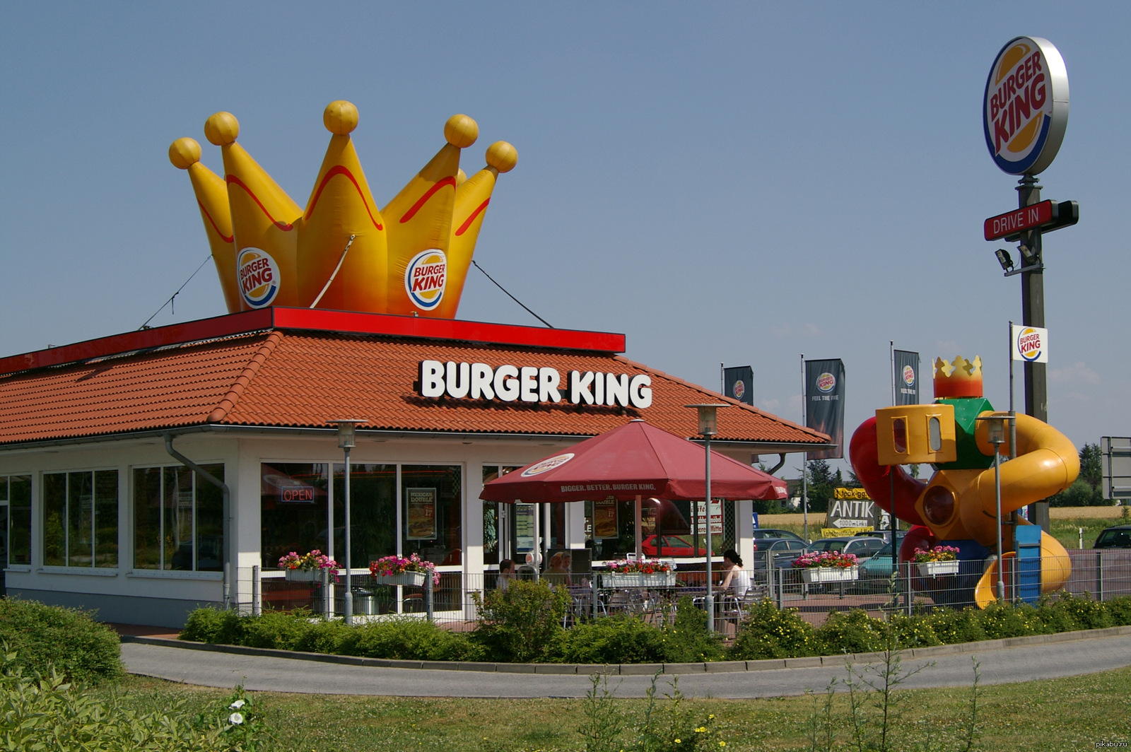 Burger king. Бургер Кинг в США. Бургер Кинг кафе США. Бургер Кинг Тверь. Burger King Пермь.