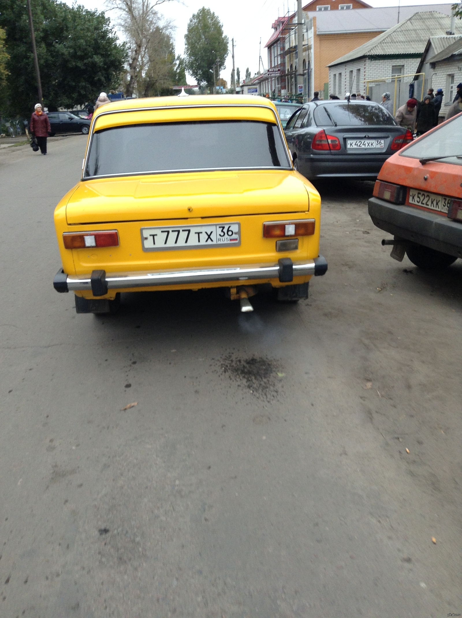 Желтый регион на номере. Желтые автомобильные номера. Русские номера автомобилей. Жигули с номерами. Русские номера машин.