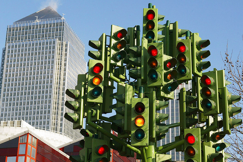 Фото светофора. Светофорное дерево в Лондоне. Traffic Light Tree Лондон. Памятник светофору в Лондоне. Traffic Light Tree (1998) — Pierre vivant.