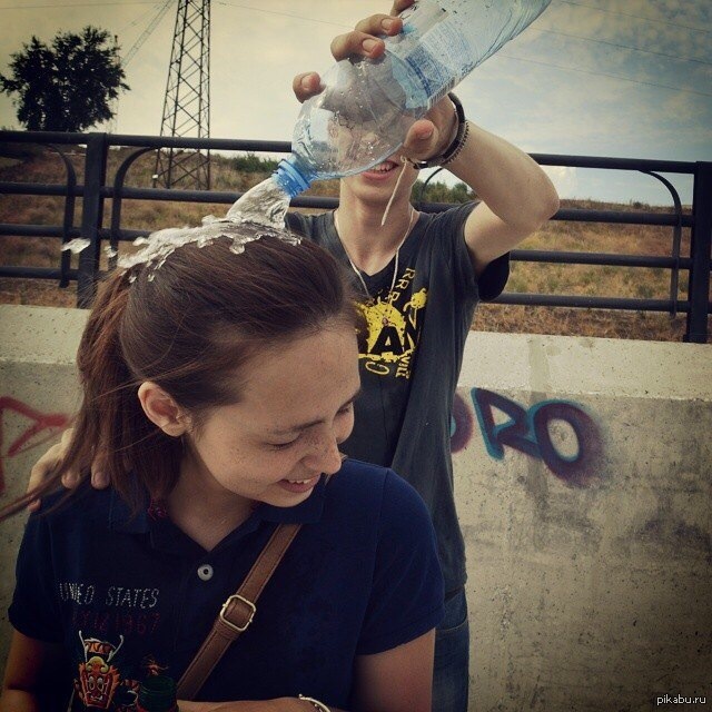 Good shot, she almost did not expect :) - My, Water, Head, A second before, Embankment