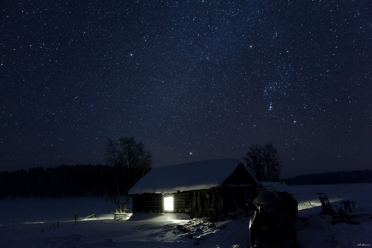 Ночные хаты. Зимняя ночь в деревне Никитин. Ночное небо в деревне. Зимнее ночное небо. Звездное небо в деревне.