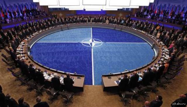 Нато осудила. Парламентская Ассамблея НАТО. Зал заседаний НАТО. Саммит НАТО 1999. Международный секретариат НАТО.
