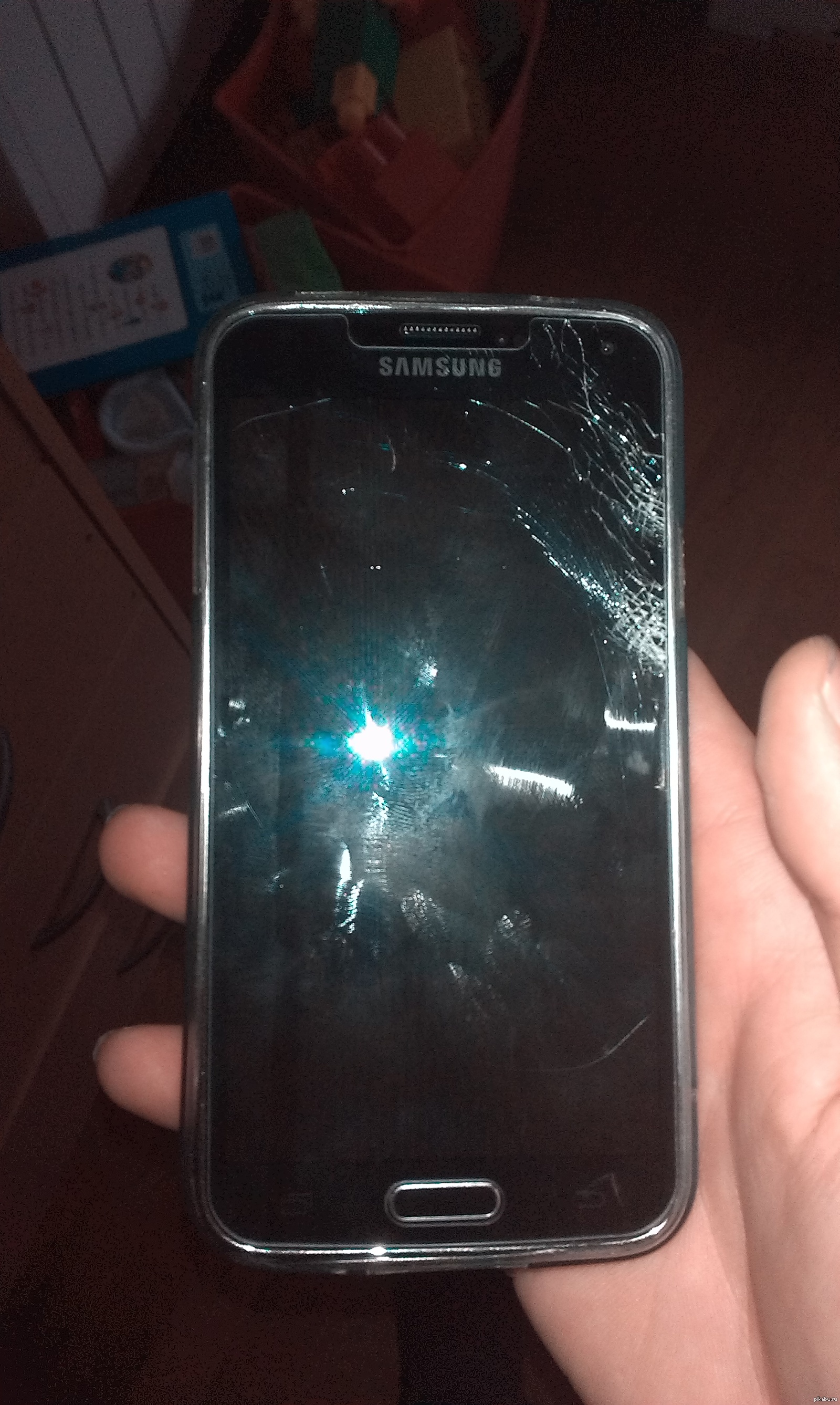 Samsung разбитый экран. Самсунг галакси а5 разбитый. Разбитый самсунг галакси а 33. Разбитый самсунг галакси с 6. Разбитый самсунг а13.