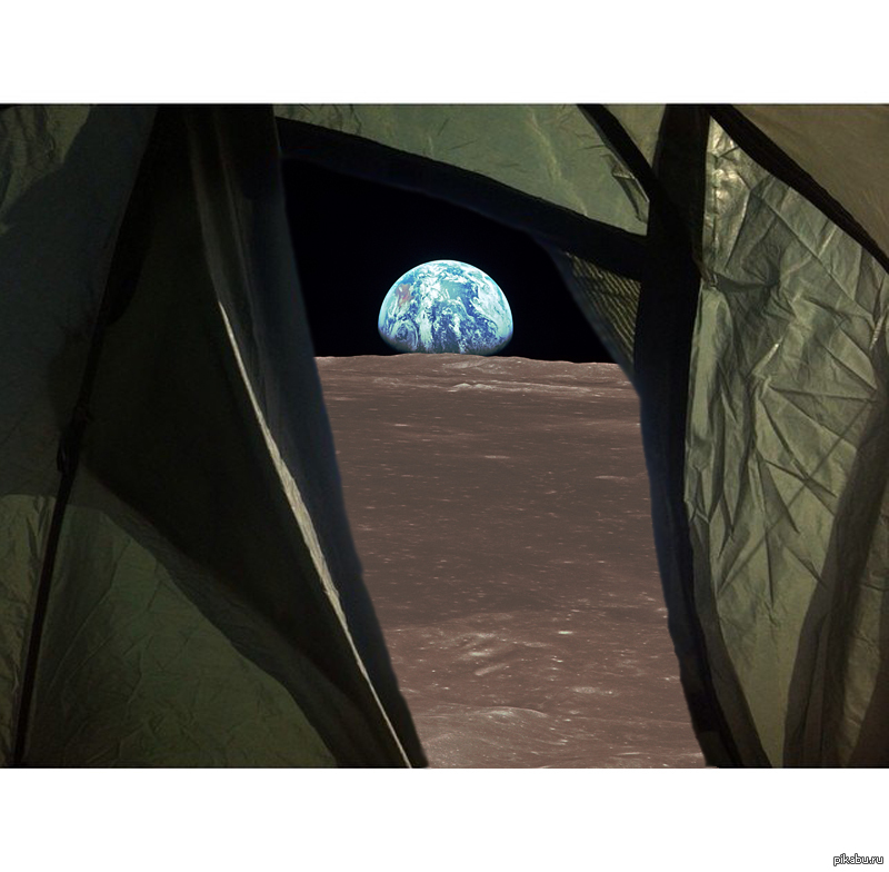 The moon travels. Вид из палатки. Палатка Луна. Палатка хромакей. Космос вид из палатки.