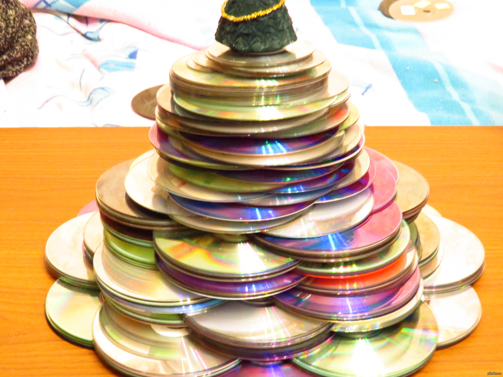 елка из дисков фото