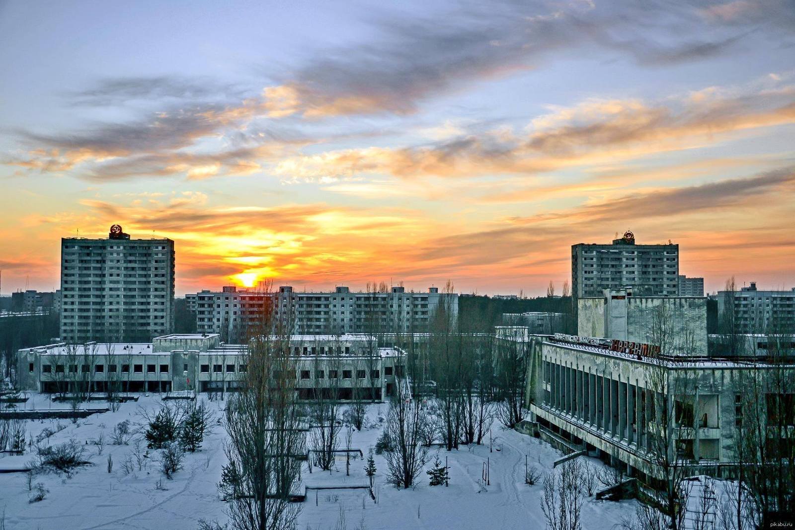 Припять. Припять Чернобыль зима. Припять зимой. Чернобыль город зона отчуждения зима.