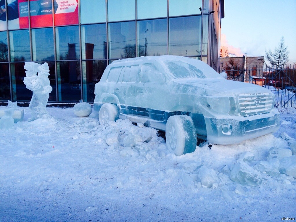 Ледяной автомобиль