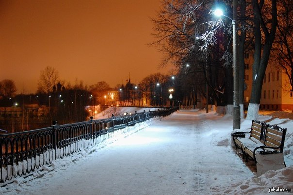 Снег вечером весной. Зима в городе. Зимняя улица. Зимний вечер в городе. Зимняя ночь в городе.