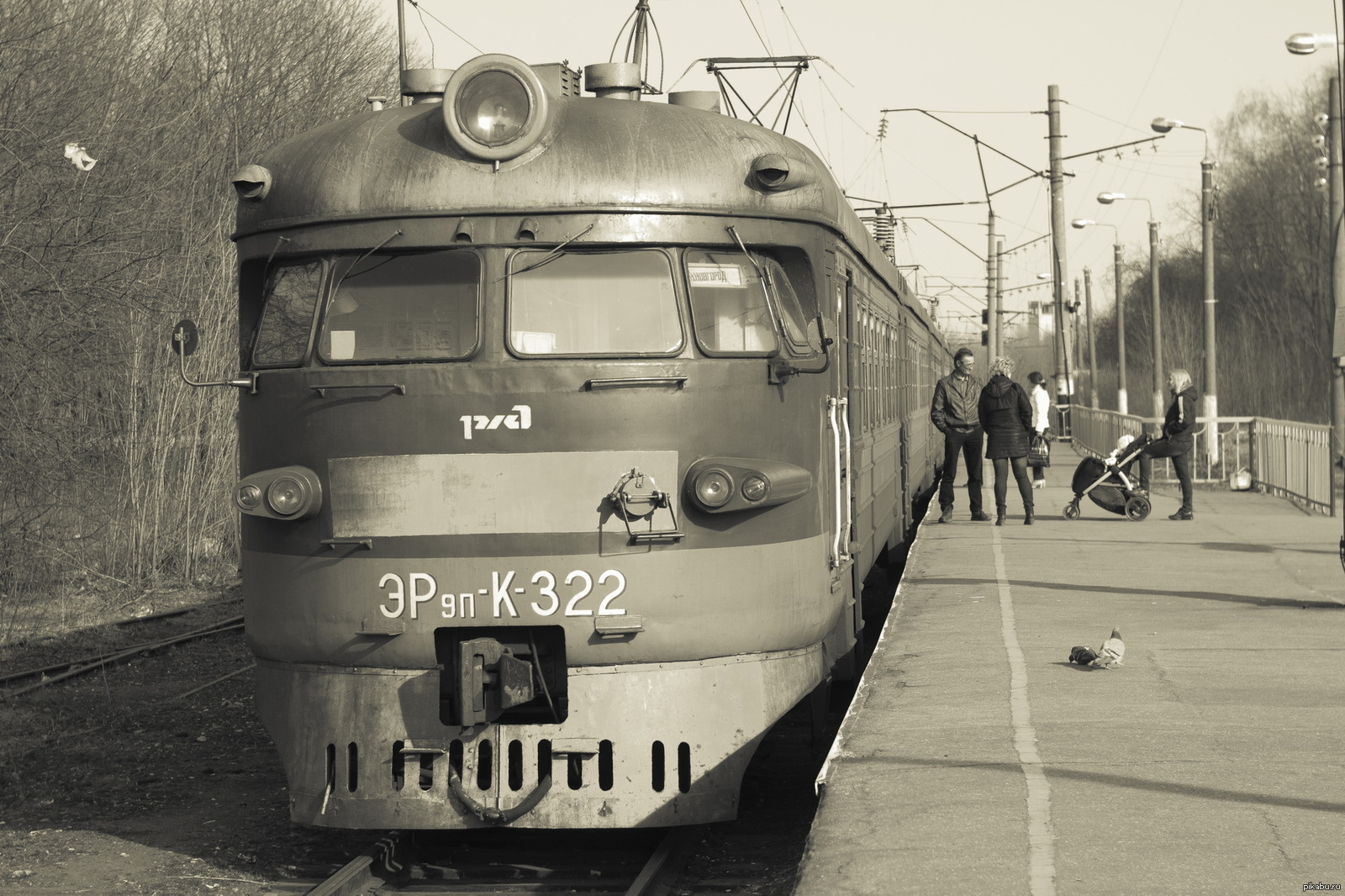 Поезда ссср. Поезд 1985. Поезда 1985 года. Эр9 поезд призрак. Поезда СССР 1982.