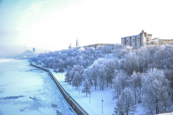 Пермь зимой. Набережная Пермь зима. Зима в городе Пермь. Набережная Перми Закамск зимой. Камышин набережная зима.