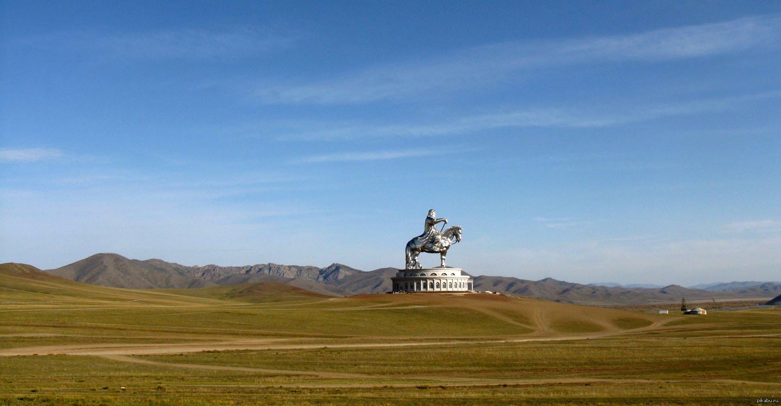 Статуя чингисхана в улан баторе