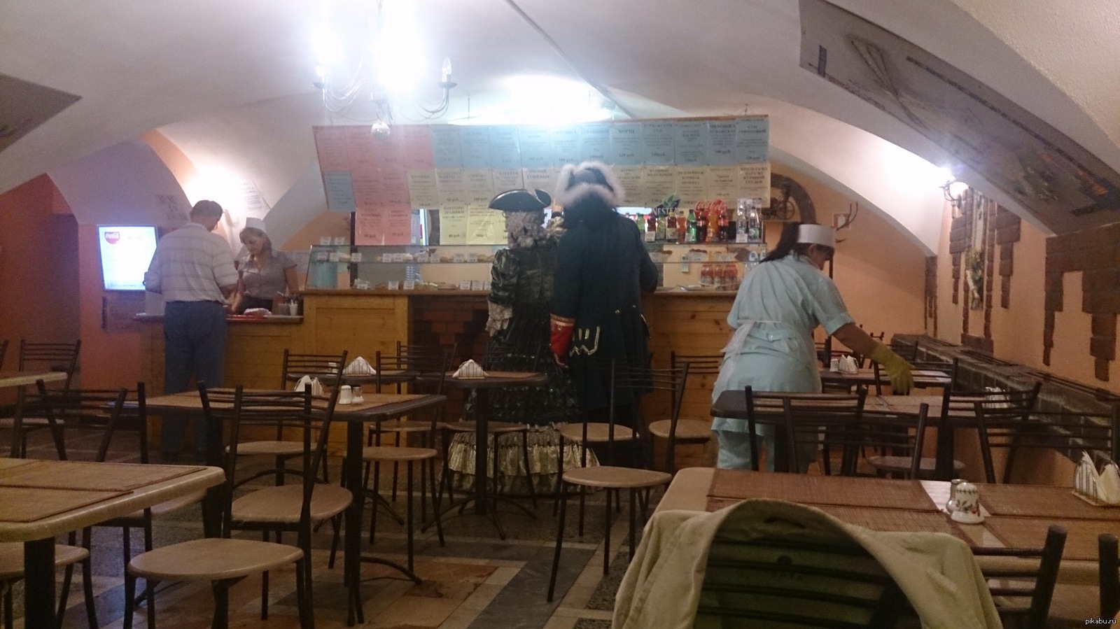 Peter is such an expensive city that even Peter the Great himself has to dine in a semi-basement eatery) - My, Saint Petersburg, Peter I