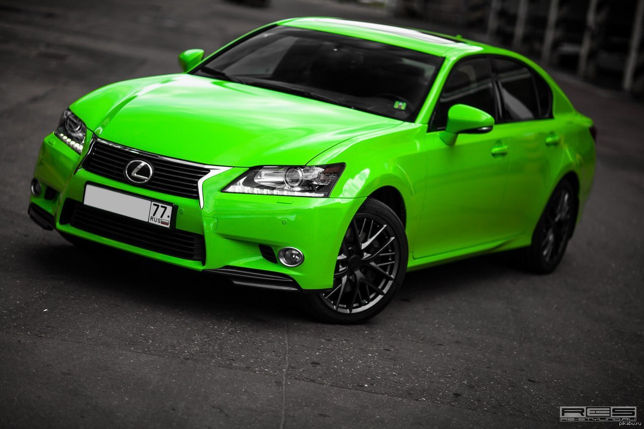 Кислотно зелёный Lexus GS