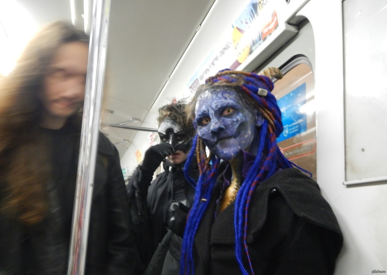 Странный человек кратко. Смешные люди в метро.