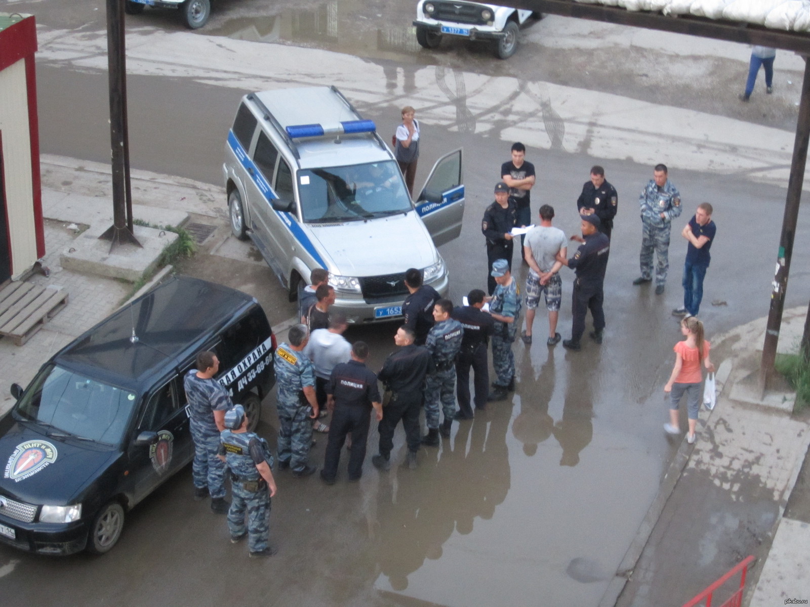 Вот что значит жить в районе где есть точка по круглосуточной торговле  бухлом. Якутск, лето 2015 | Пикабу