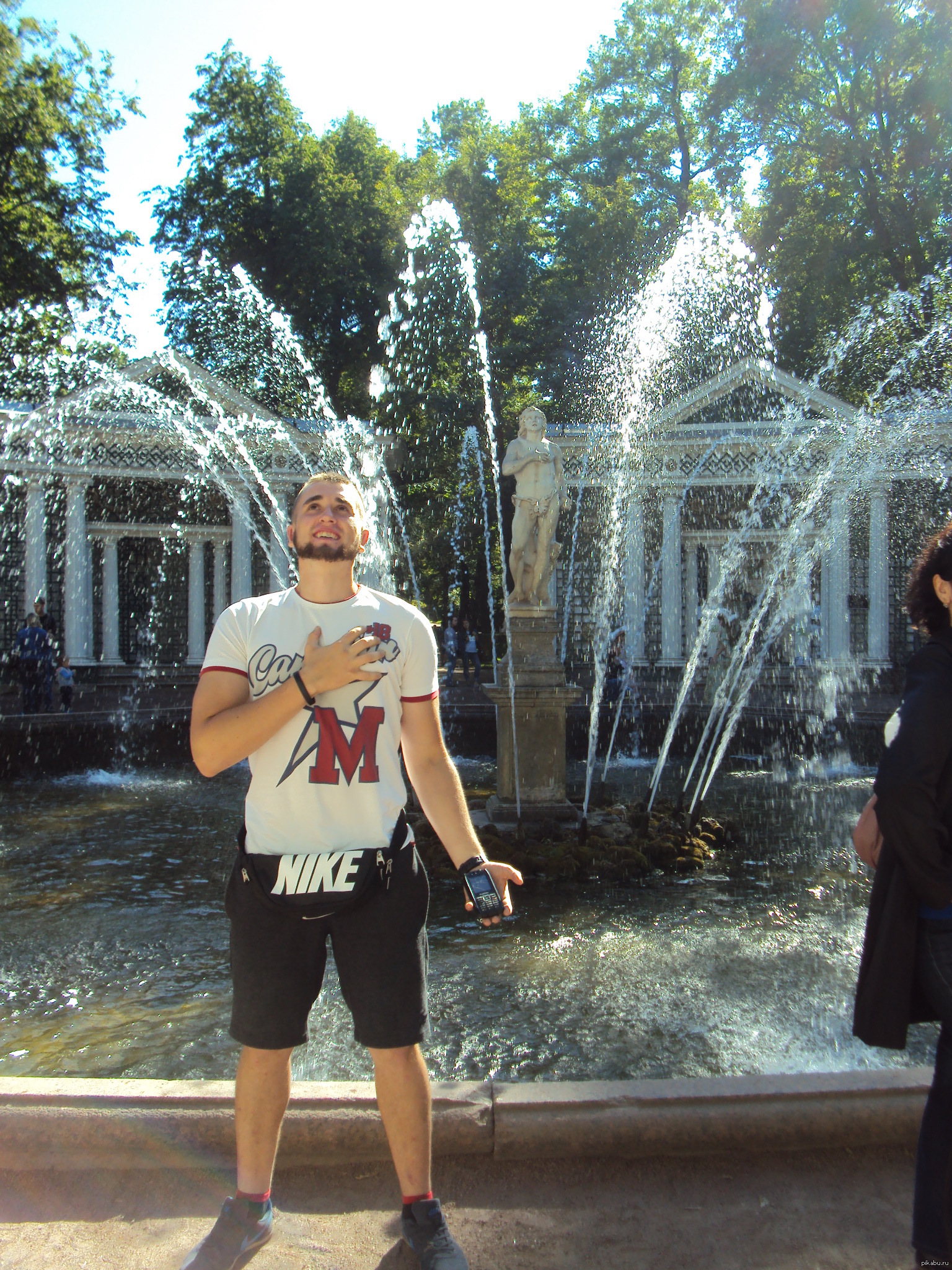 They say they love cosplay here.) - My, Adam, Peterhof, Saint Petersburg, Туристы, Savages, Fountain, My, Cosplay