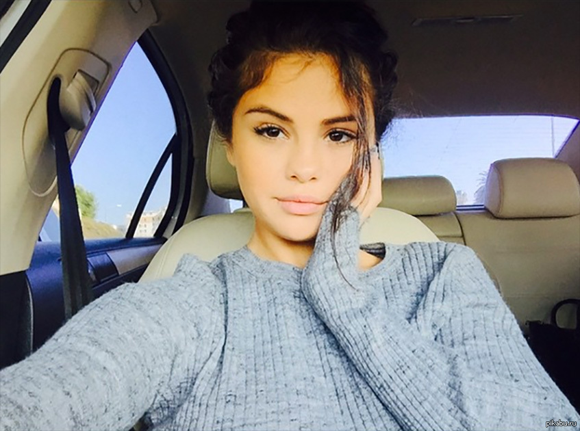 Year instagram. Селфи Селены Гомес. Selena Gomez Инстаграмм.