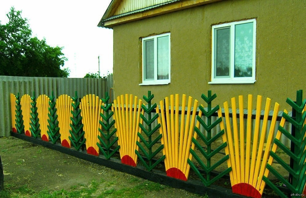 как покрасить забор красиво фото