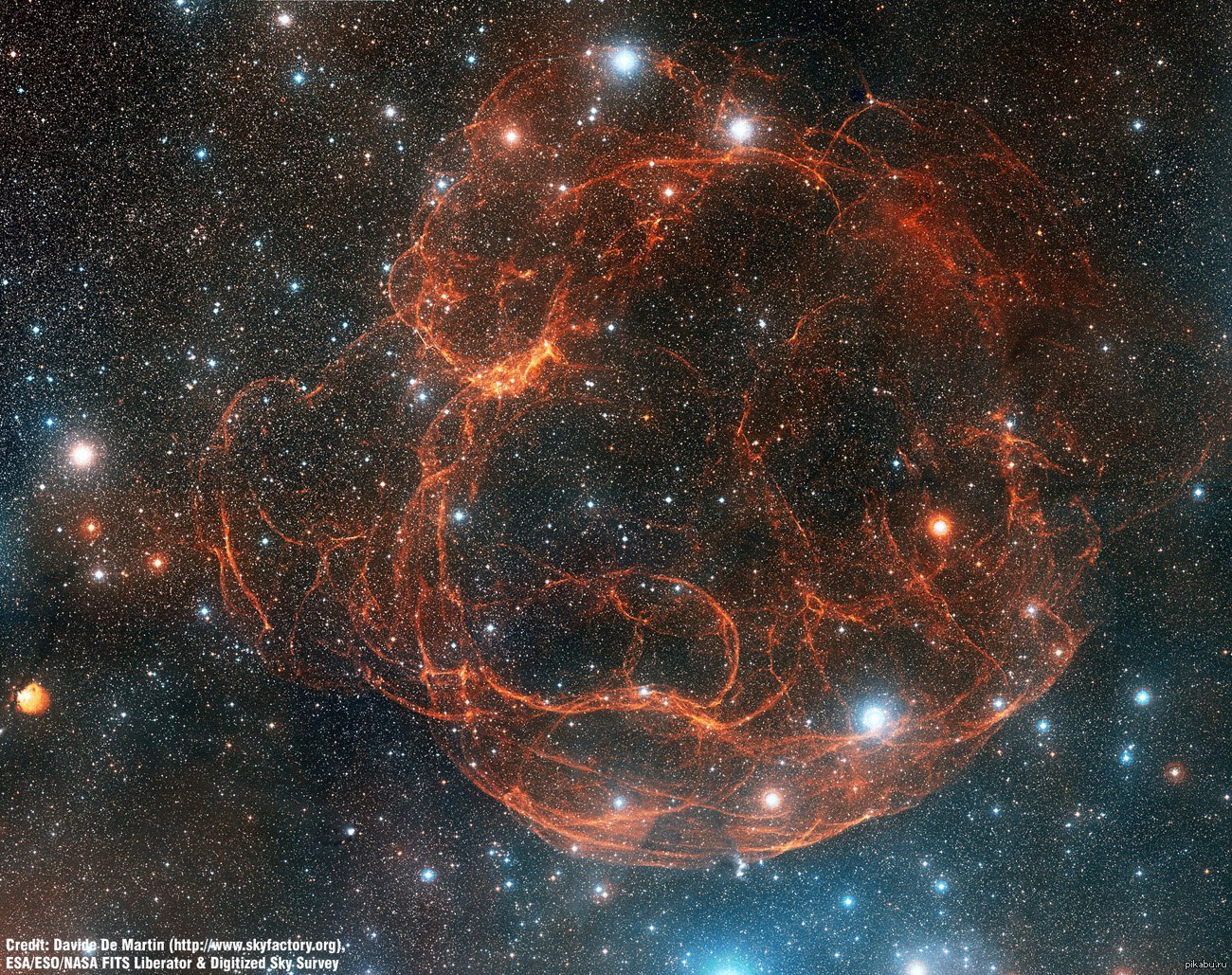 Старая новая звезда. Туманность Симеиз 147. Туманность Симеиз 147 Хаббл. Остаток сверхновой туманность. Нейтронная звезда в туманности.