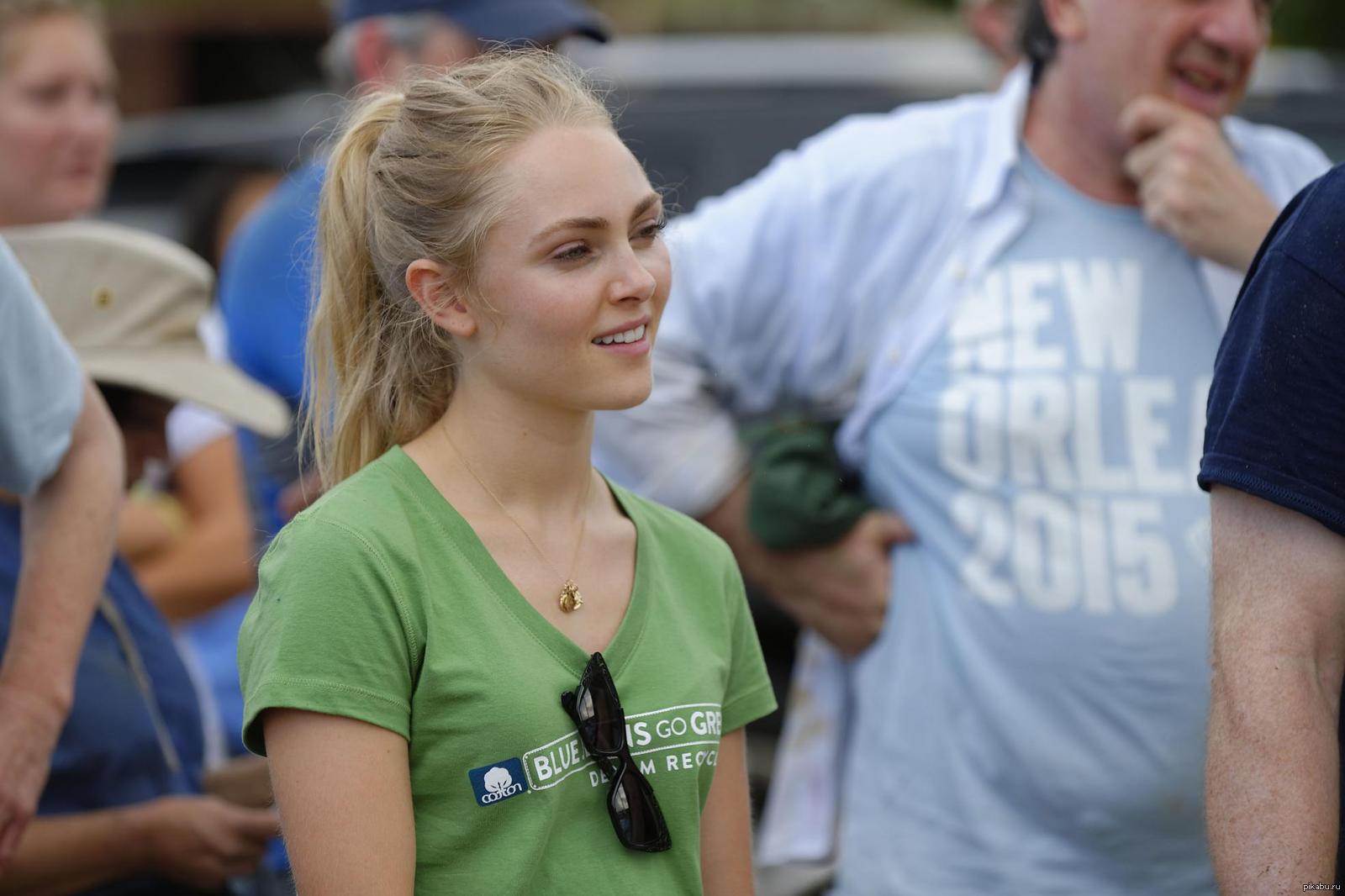 Annasophia Robb Gallery