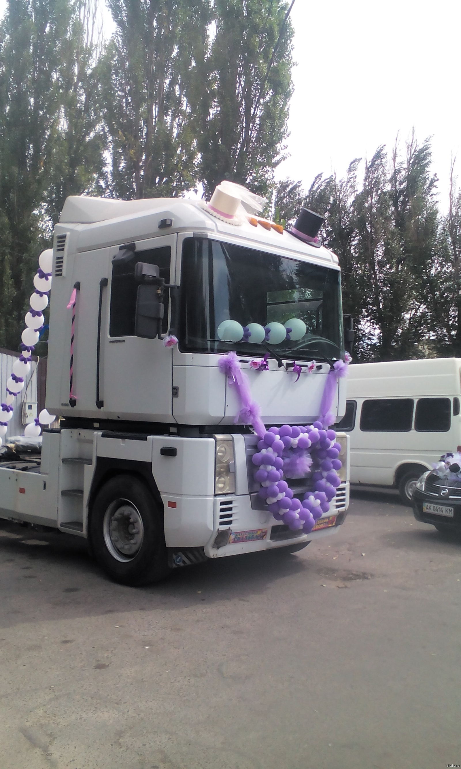 Украшение грузовиков на свадьбу