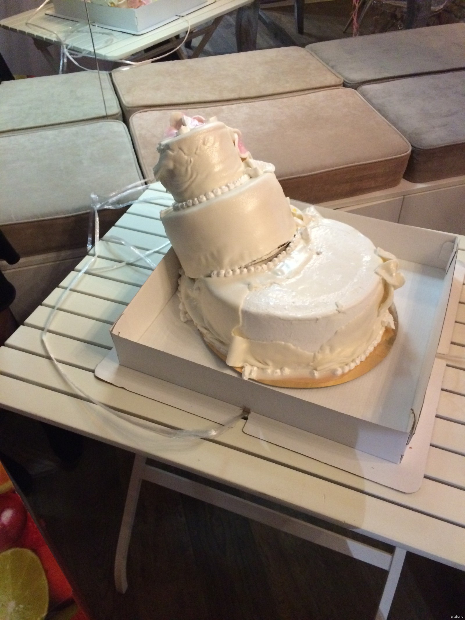 Surprised with a wedding cake - Cake, Novosibirsk, Wedding, Sadness, Not mine