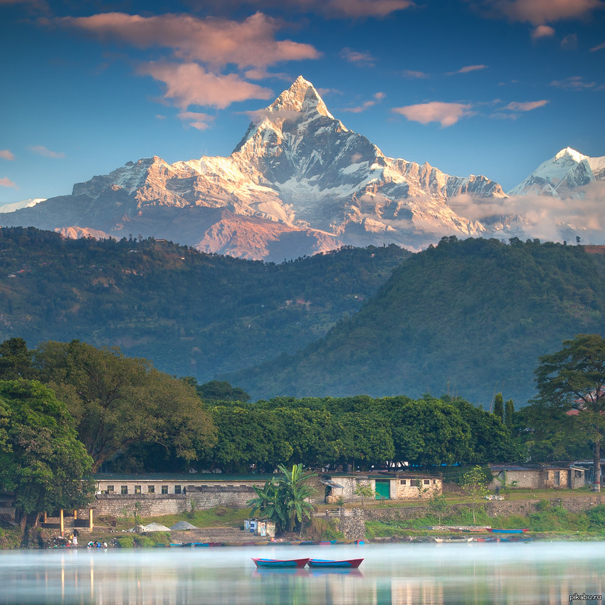 Г гималаи. Непал Покхара Гималаи. Покхара Непал озеро. Индия горы Гималаи. Гималаи горы Катманду.