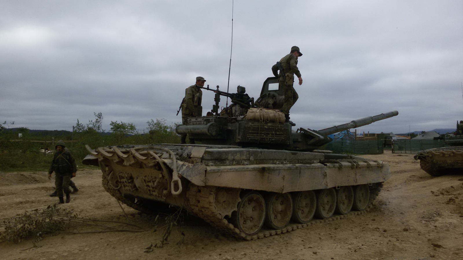 Свалка военной техники в почти заброшенной части + полигон и учебная мина с  воен городка, срочка 2015 декабрь - 2016 декабрь | Пикабу