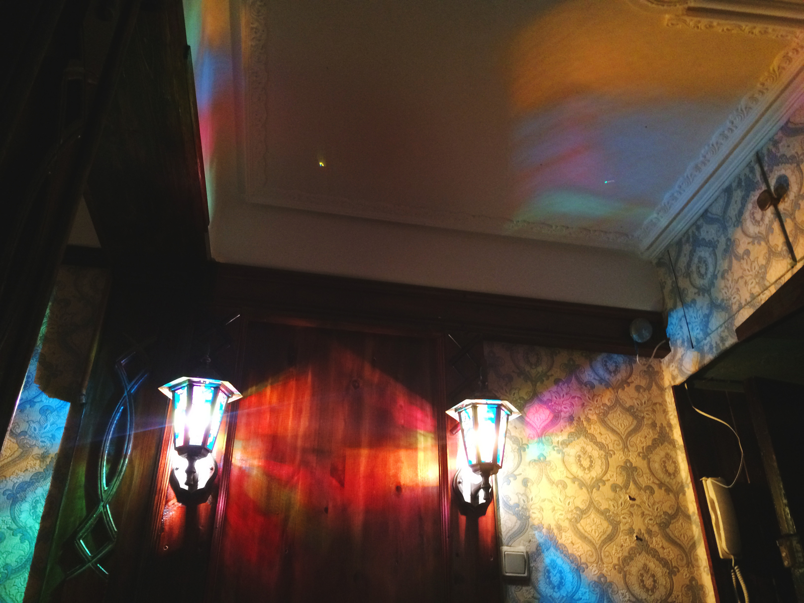 Уличные фонари и разноцветная самоклеющаяся плёнка | Пикабу