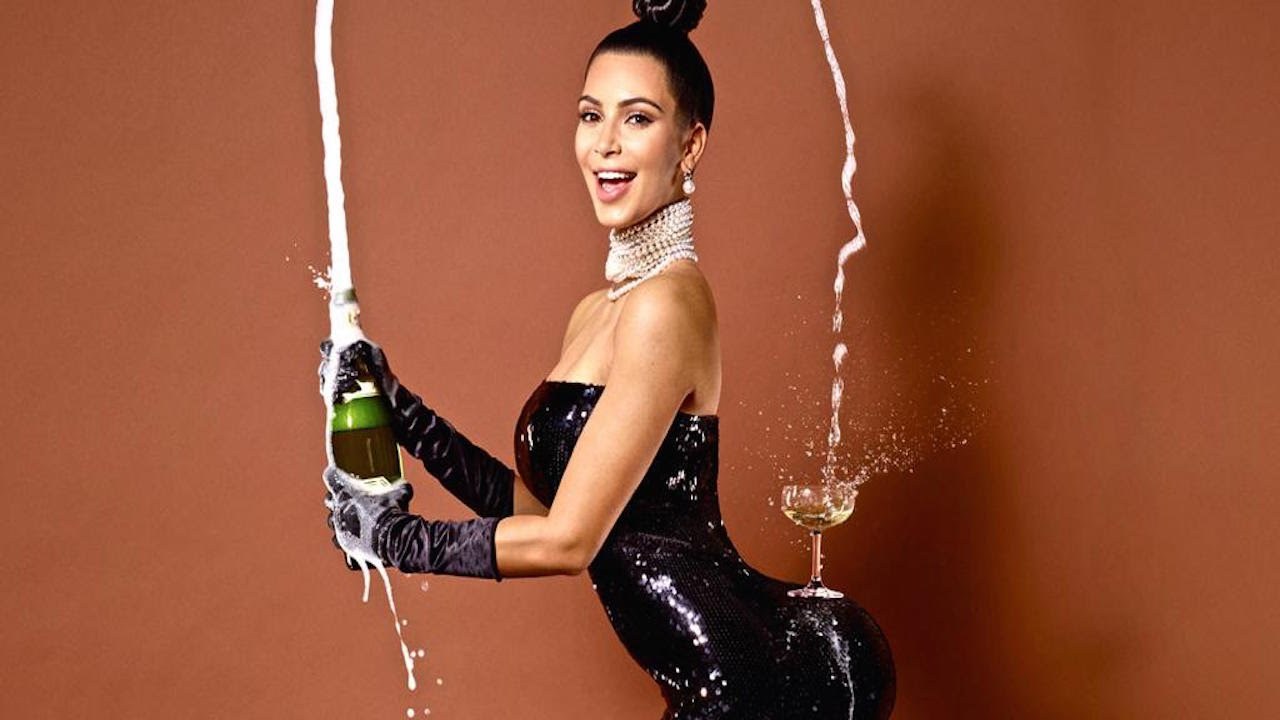 Ким Кардашян шампанское фотосессия