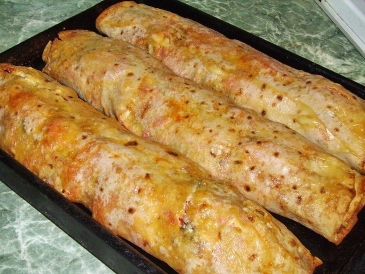 Рулет из лаваша с сыром и копченой колбасой рецепт – Итальянская кухня: Закуски. «Еда»