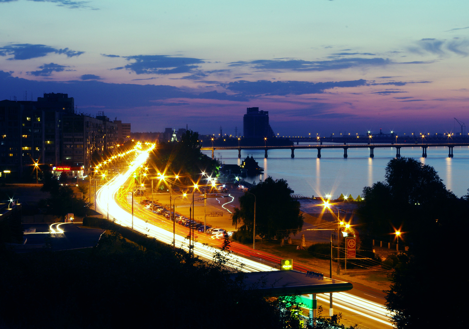 Днепропетровск город. Днепропетровск ночь. Город Днепро. Ночной Днепр.