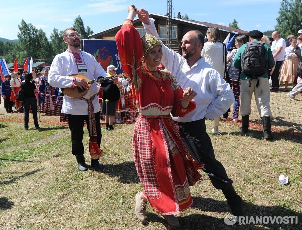 Всероссийский Бажовский фестиваль открылся в Челябинской области | Пикабу