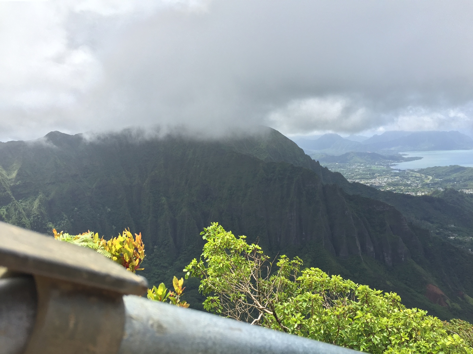 Stairway to Heaven (Haiku Stairs) - My, Hawaii, Haiku Stairs, stairway to Heaven, Stairway to Heaven, The mountains, Honolulu, Clouds, Longpost